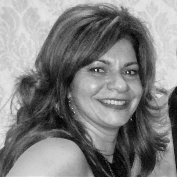 Meet your Posher, Giovanna - Picture 2 of 2